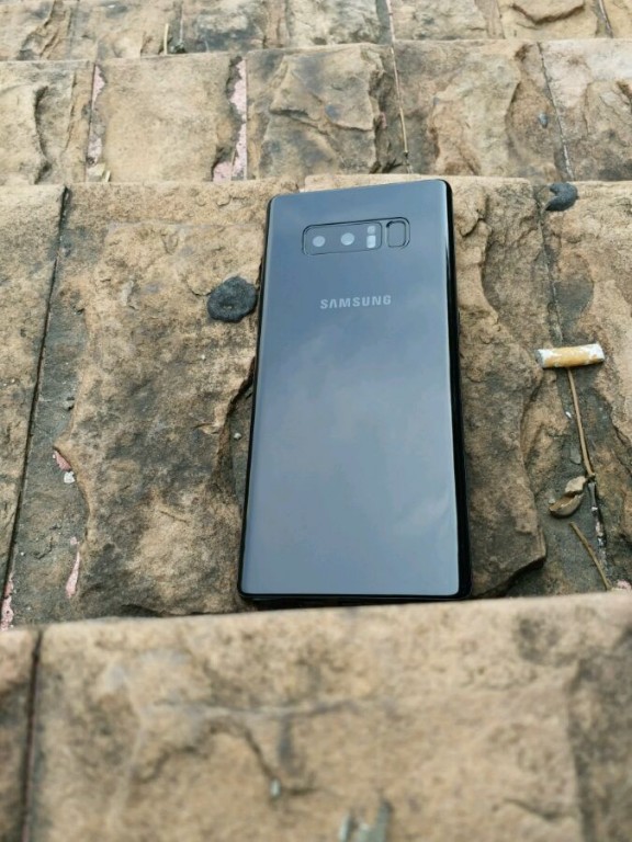 В сеть попали промоматериалы Galaxy Note8, и появилось фото его макета