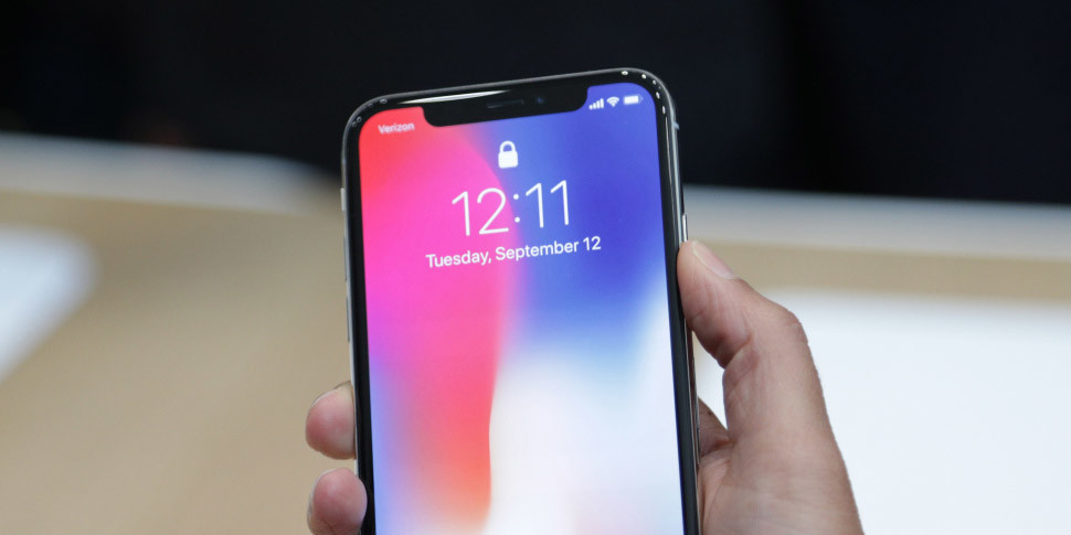 СМИ: Apple выпустит половину из запланированных в этом году iPhone X